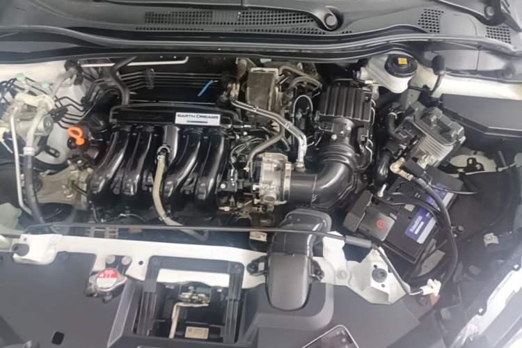Used Honda Vezel 2020 1.5L CVT Elite Edition Engine Bay