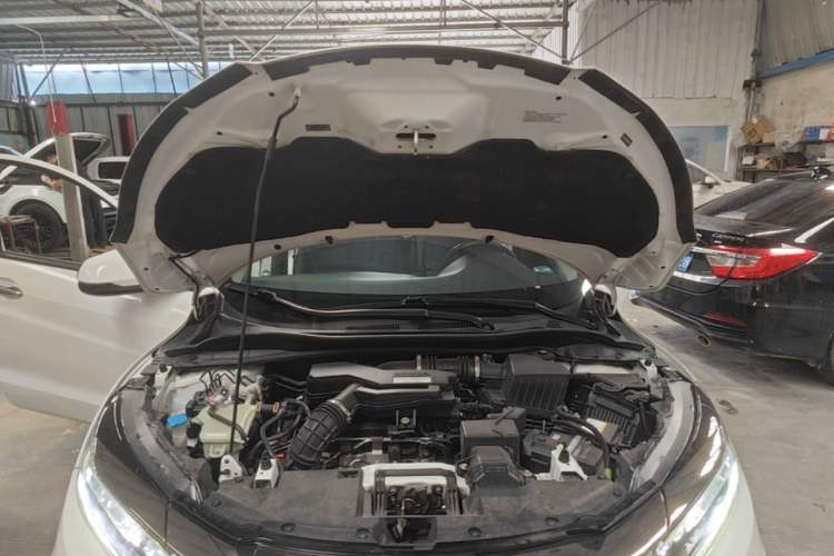 Used Honda Vezel 2020 220 TURBO CVT Luxury Edition Engine Bay