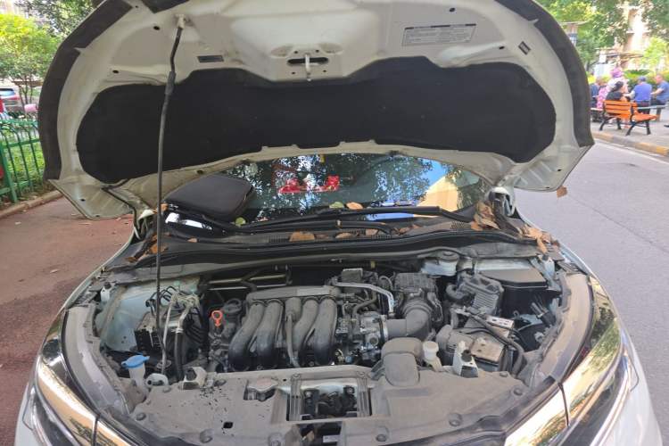 Used Honda Vezel 2020 1.5L CVT Pioneer Edition Engine Bay