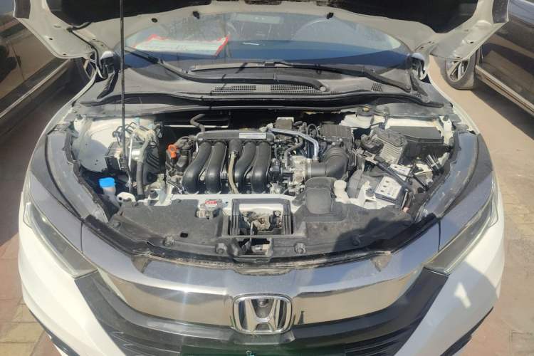 Used Honda Vezel 2020 1.5L CVT Elite Edition Engine Bay