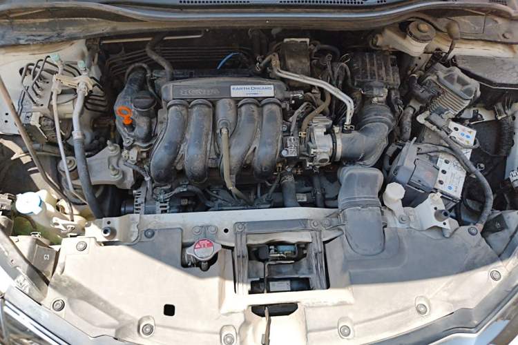 Used Honda Vezel 2020 1.5L CVT Pioneer Edition Engine Bay