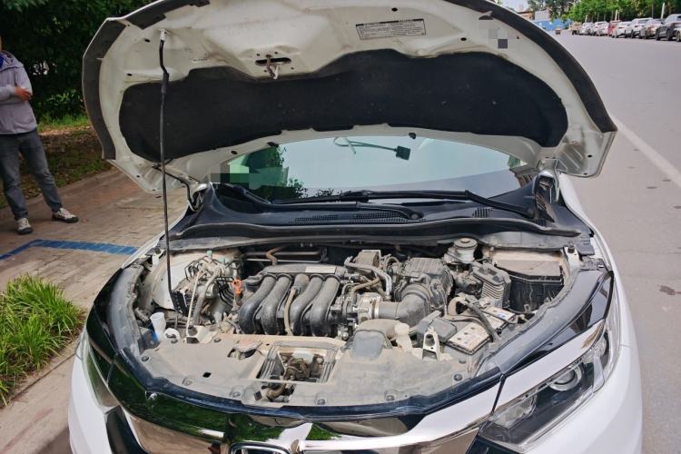 Used Honda Vezel 2020 1.5L CVT Elite Edition Engine Bay