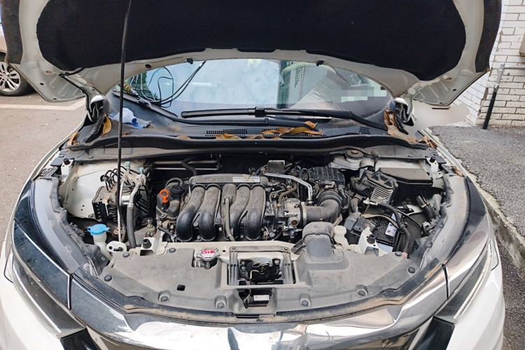 Used Honda Vezel 2020 1.5L CVT Elite Edition Engine Bay