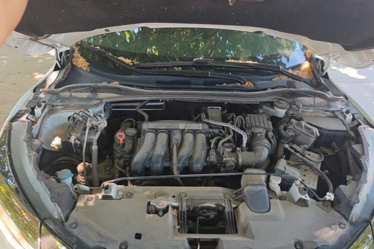 Used Honda Vezel 2020 1.5L CVT Luxury Edition Engine Bay