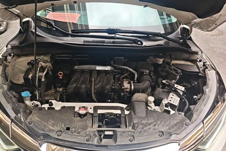 Used Honda Vezel 2020 1.5L CVT Elite Edition Engine Bay