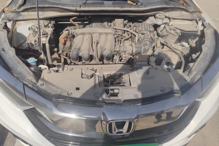 Used Honda Vezel 2020 1.5L CVT Elite Edition Engine Bay