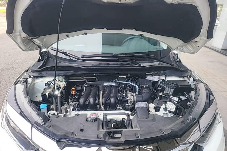 Used Honda Vezel 2020 1.5L CVT Elite Edition Engine Bay
