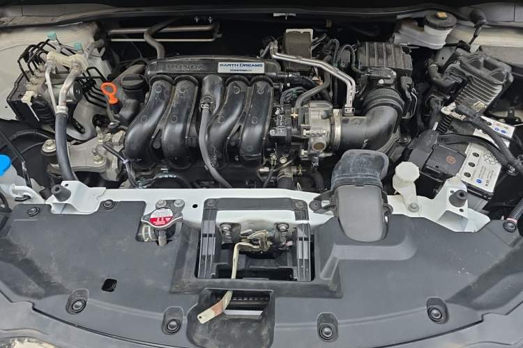 Used Honda Vezel 2020 1.5L CVT Pioneer Edition Engine Bay