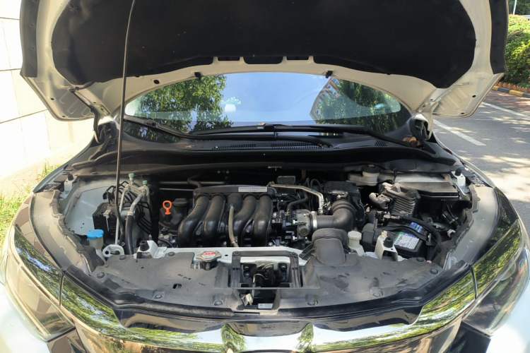 Used Honda Vezel 2020 1.5L CVT Pioneer Edition Engine Bay