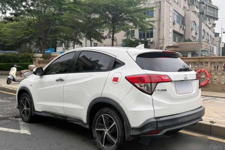 Used Honda Vezel 2020 1.5L CVT Pioneer Edition Exterior 1