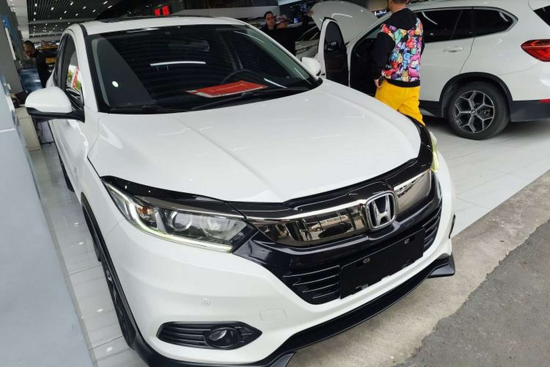 Used Honda Vezel 2020 1.5L CVT Pioneer Edition Exterior 1
