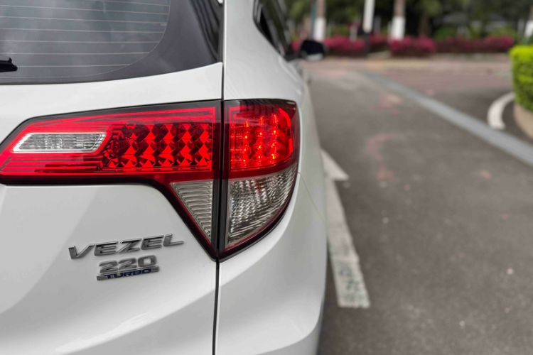Used Honda Vezel 2020 220 TURBO CVT Elite Edition Exterior 11