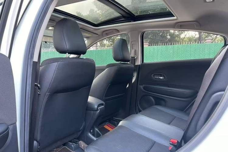 Used Honda Vezel 2020 1.5L CVT Pioneer Edition Exterior 11