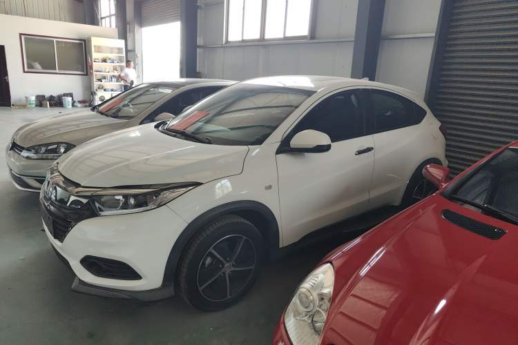Used Honda Vezel 2020 1.5L CVT Pioneer Edition Exterior 2