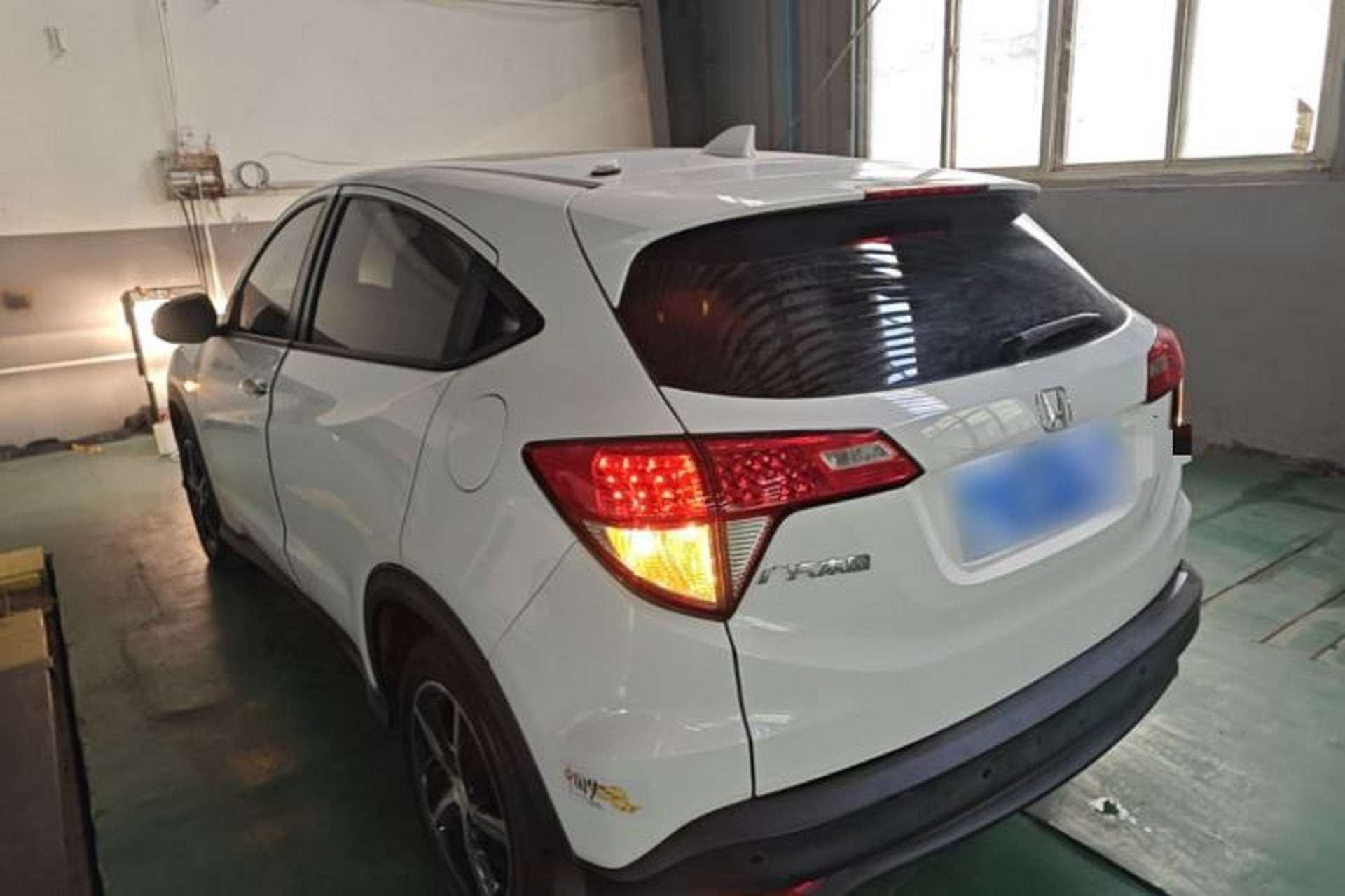Used Honda Vezel 2020 1.5L CVT Pioneer Edition Exterior 2