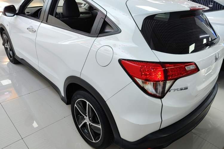 Used Honda Vezel 2020 1.5L CVT Pioneer Edition Exterior 2