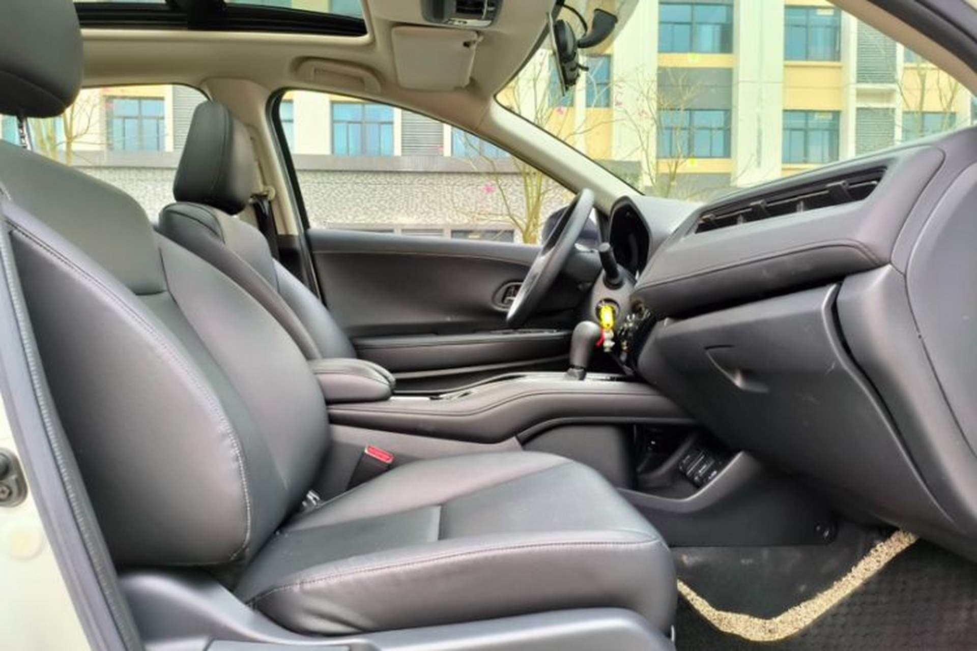 Used Honda Vezel 2020 1.5L CVT Pioneer Edition Exterior 2