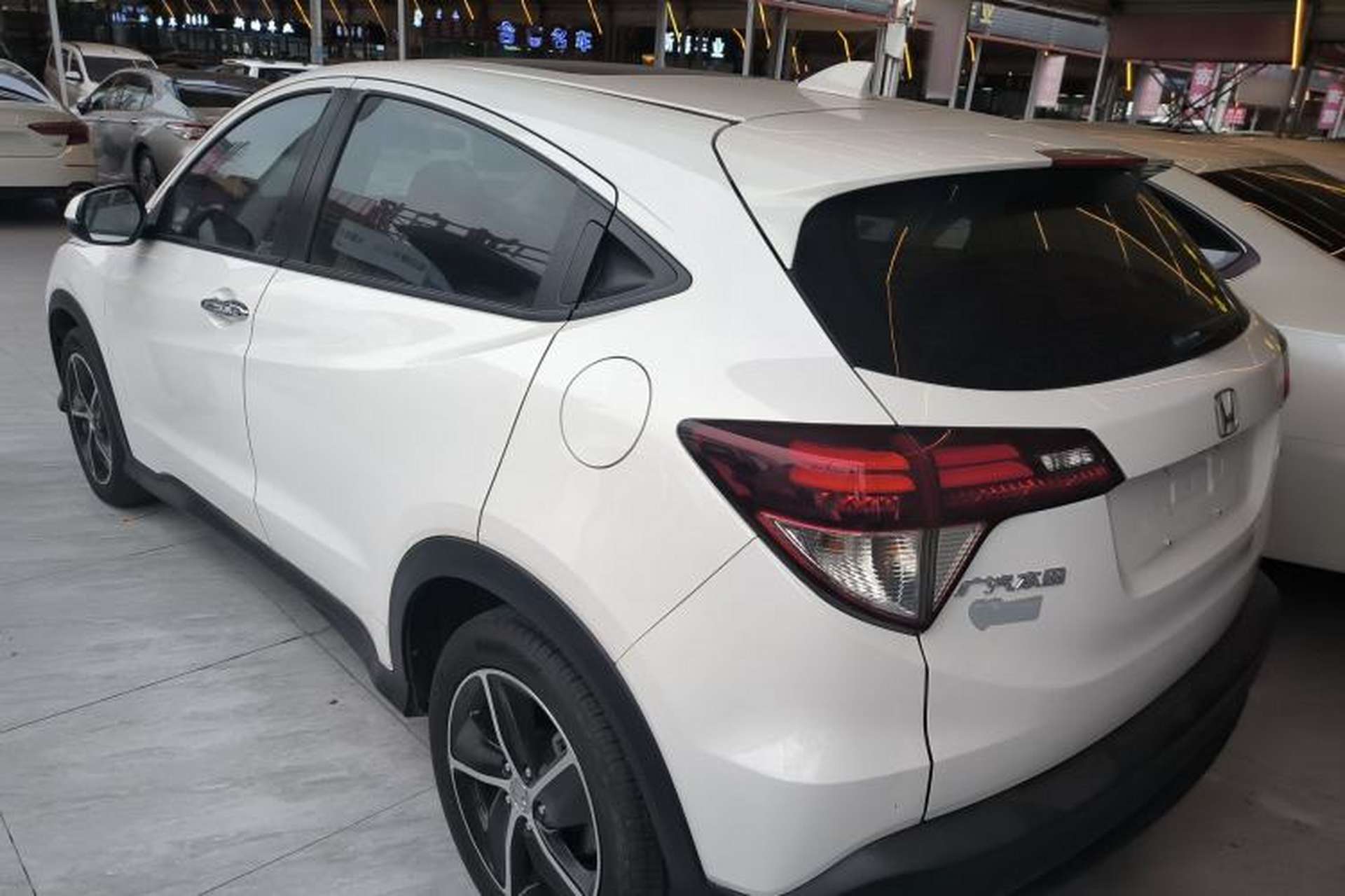 Used Honda Vezel 2020 1.5L CVT Luxury Edition Exterior 2