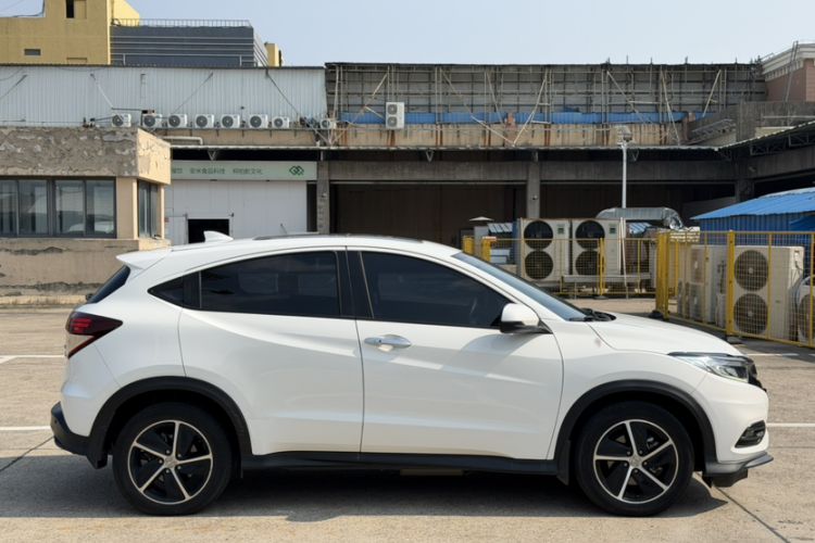 Used Honda Vezel 2020 220 TURBO CVT Luxury Edition Exterior 2
