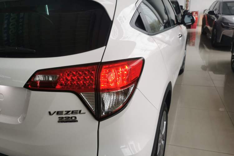 Used Honda Vezel 2020 220 TURBO CVT Elite Edition Exterior 3