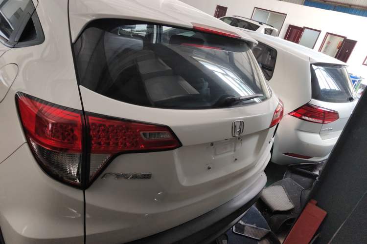 Used Honda Vezel 2020 1.5L CVT Pioneer Edition Exterior 3