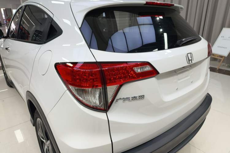 Used Honda Vezel 2020 1.5L CVT Pioneer Edition Exterior 3