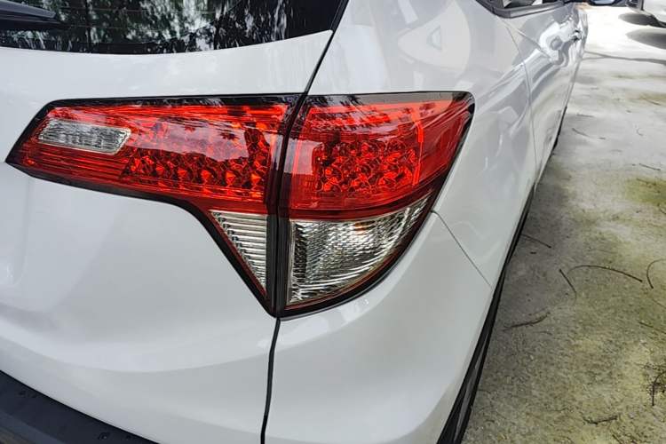 Used Honda Vezel 2020 220 TURBO CVT Elite Edition Exterior 3