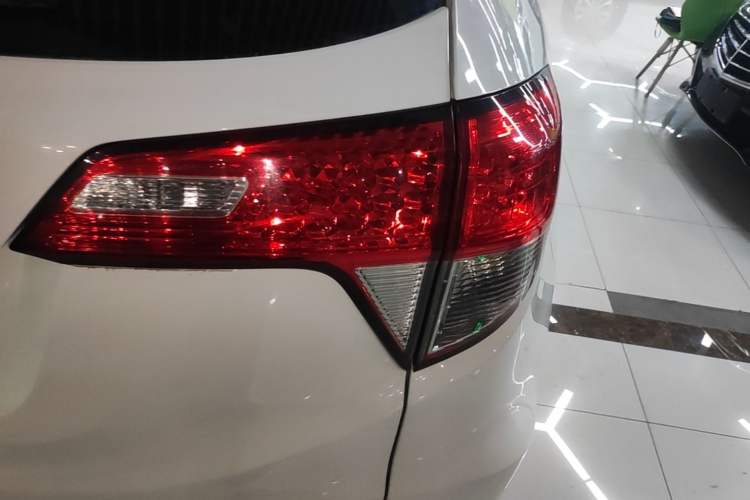 Used Honda Vezel 2020 1.5L CVT Pioneer Edition Exterior 3