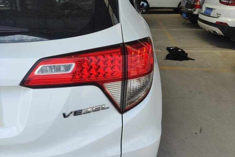 Used Honda Vezel 2020 1.5L CVT Elite Edition Exterior 3