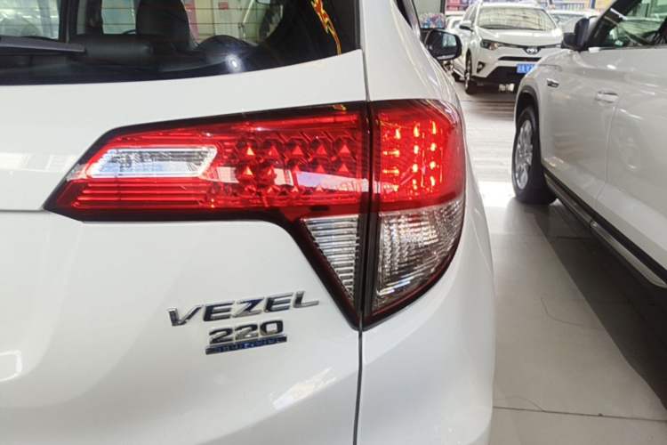 Used Honda Vezel 2020 220 TURBO CVT Elite Edition Exterior 3