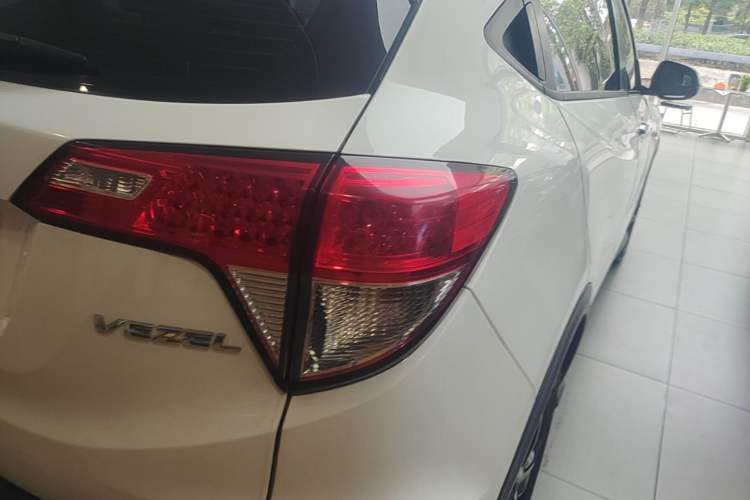 Used Honda Vezel 2020 1.5L CVT Pioneer Edition Exterior 3