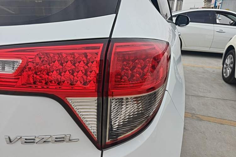 Used Honda Vezel 2020 1.5L CVT Elite Edition Exterior 3