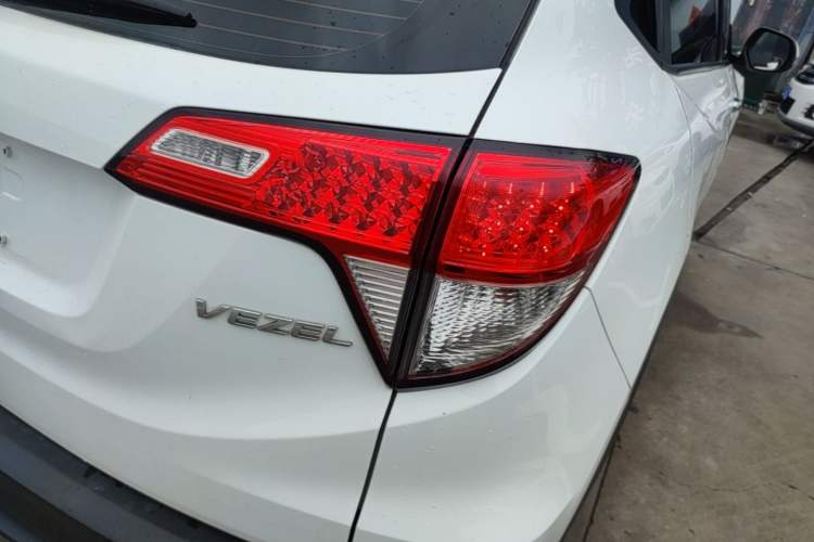 Used Honda Vezel 2020 1.5L CVT Pioneer Edition Exterior 3