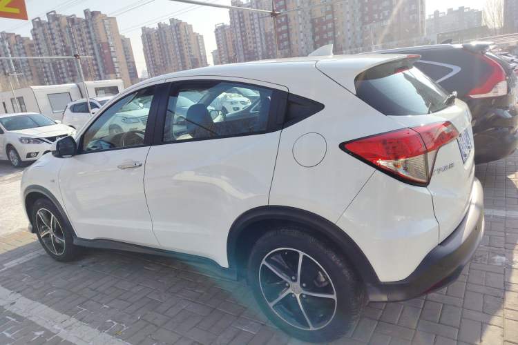 Used Honda Vezel 2020 1.5L CVT Pioneer Edition Exterior 3
