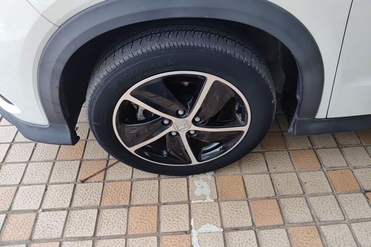 Used Honda Vezel 2020 1.5L CVT Pioneer Edition Exterior 4