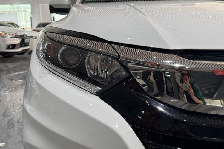 Used Honda Vezel 2020 1.5L CVT Pioneer Edition Exterior 4