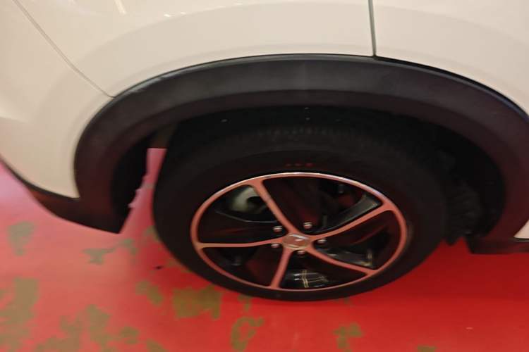 Used Honda Vezel 2020 1.5L CVT Luxury Edition Exterior 5