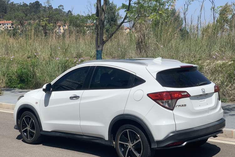 Used Honda Vezel 2020 1.5L CVT Pioneer Edition Exterior 5