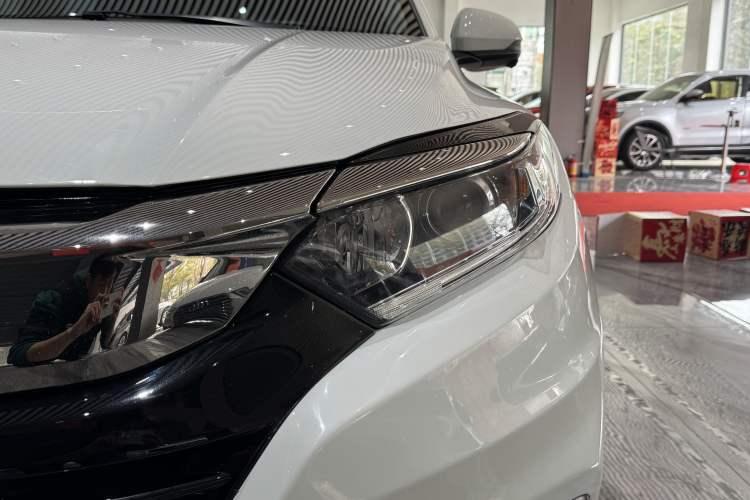 Used Honda Vezel 2020 1.5L CVT Pioneer Edition Exterior 5
