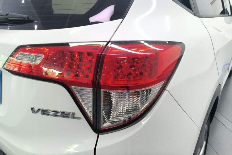 Used Honda Vezel 2020 1.5L CVT Elite Edition Exterior 5