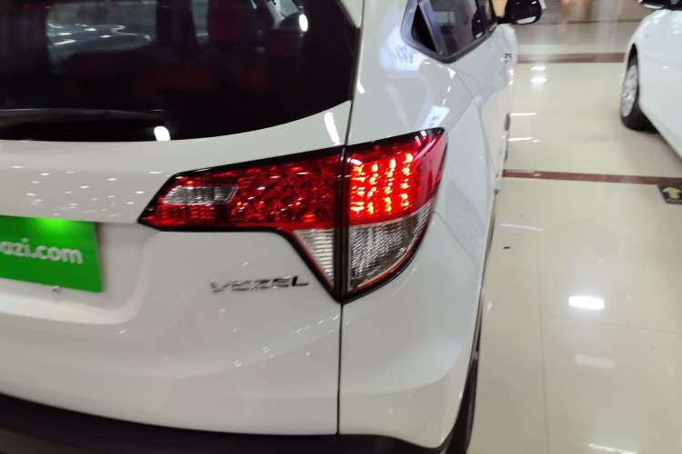 Used Honda Vezel 2020 1.5L CVT Elite Edition Exterior 6