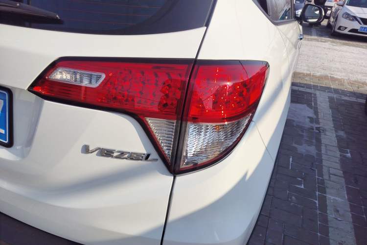 Used Honda Vezel 2020 1.5L CVT Pioneer Edition Exterior 6