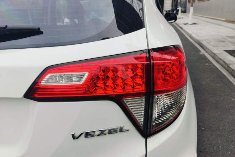 Used Honda Vezel 2020 1.5L CVT Pioneer Edition Exterior 7