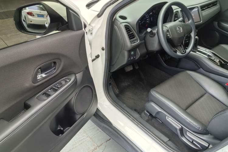 Used Honda Vezel 2020 1.5L CVT Pioneer Edition Exterior 8