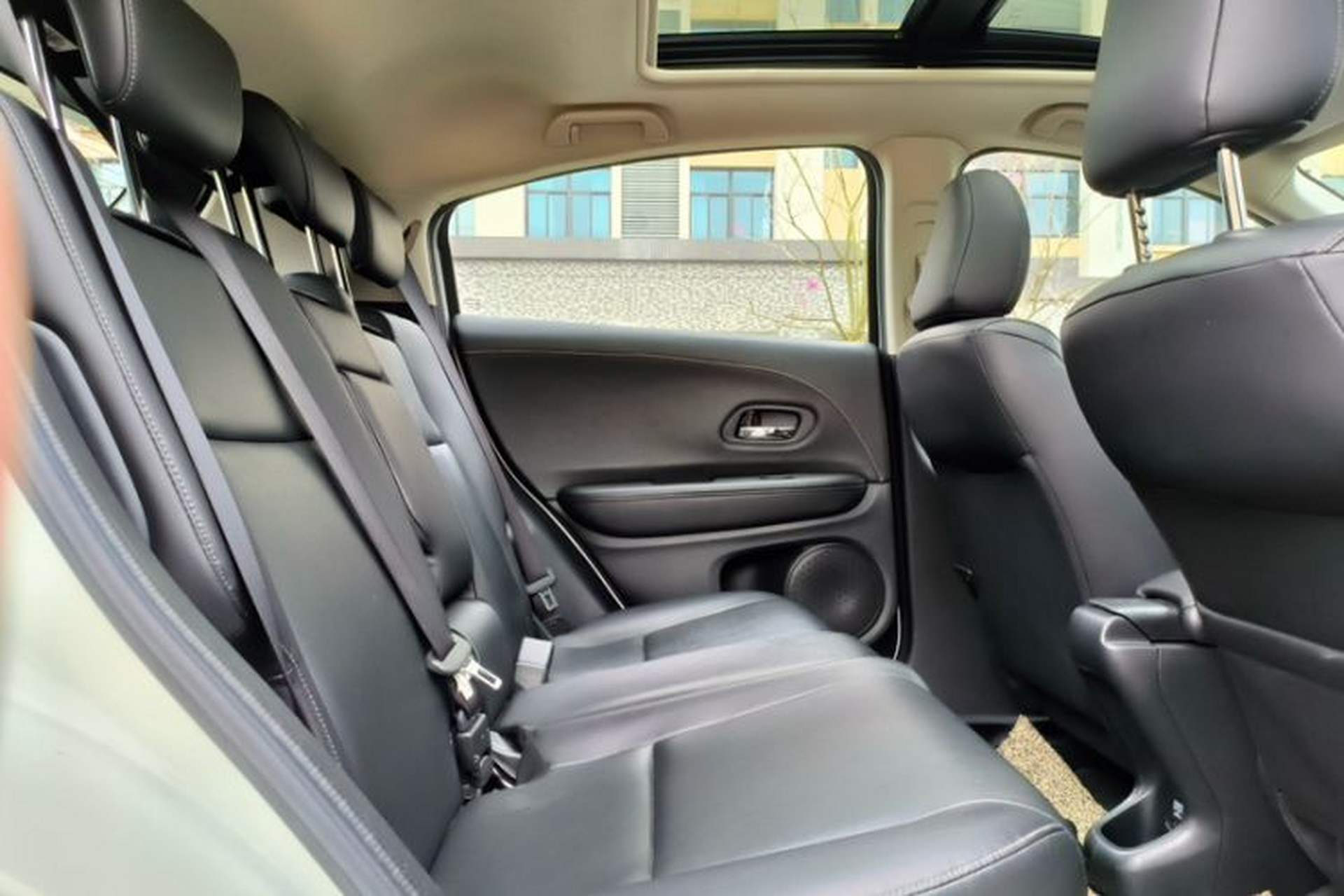 Used Honda Vezel 2020 1.5L CVT Pioneer Edition Exterior 9