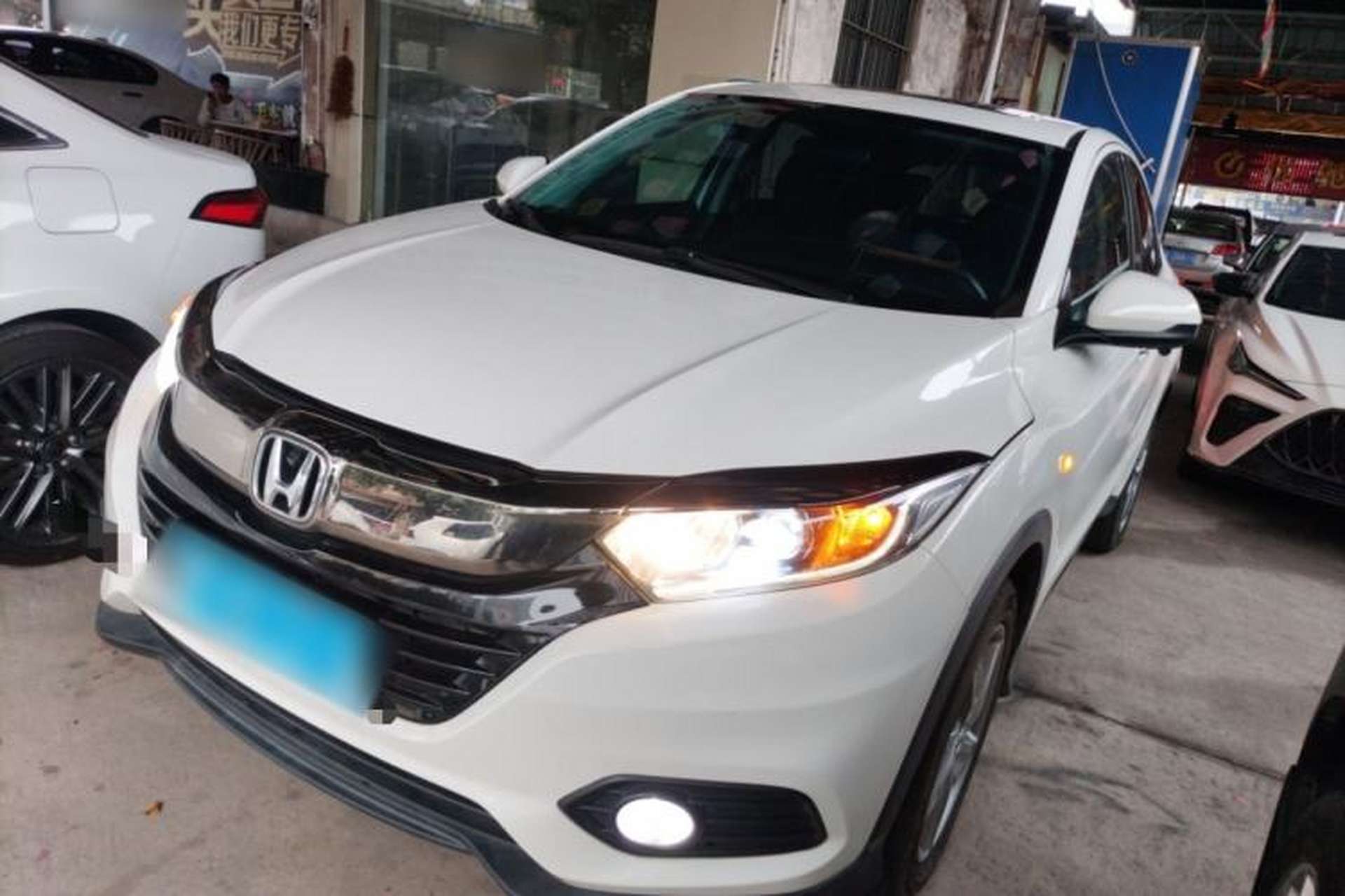 Used Honda Vezel 2020 1.5L CVT Elite Edition Front Left 45 Deg
