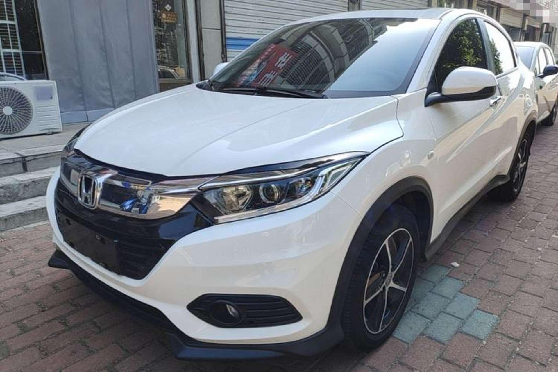 Used Honda Vezel 2020 1.5L CVT Pioneer Edition Front Left 45 Deg