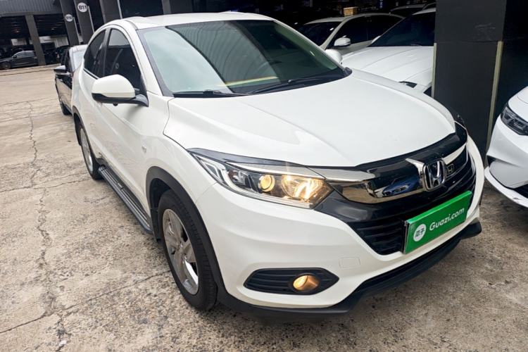 Used Honda Vezel 2020 220 TURBO CVT Elite Edition Front Right 45 Deg