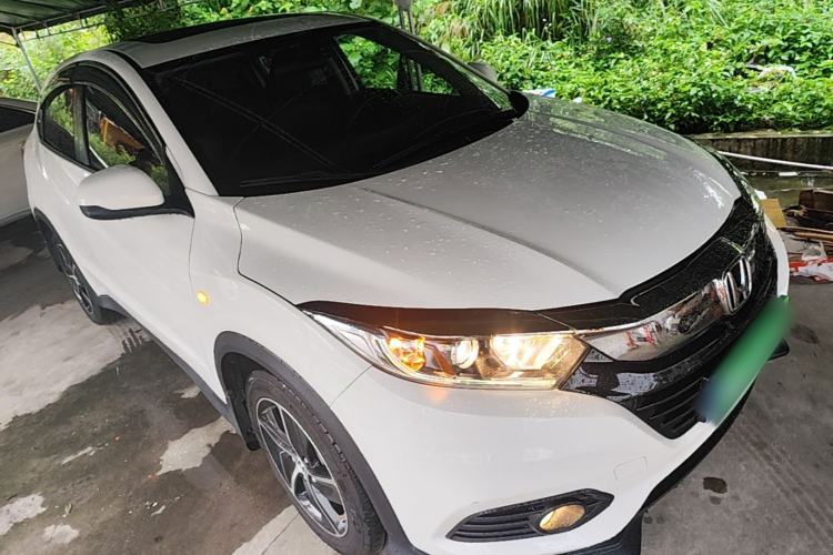 Used Honda Vezel 2020 1.5L CVT Pioneer Edition Front Right 45 Deg