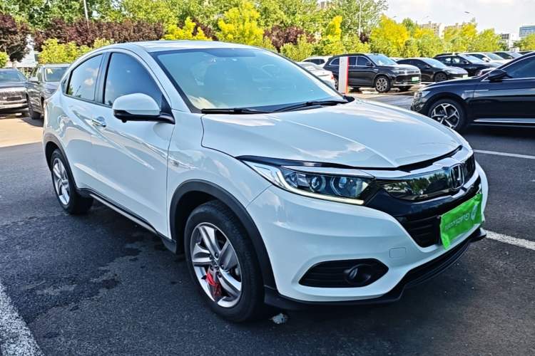 Used Honda Vezel 2020 1.5L CVT Elite Edition Front Right 45 Deg